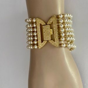 Swarovski Cream 5mm pearls bracelets handmade In usa By Heftsi